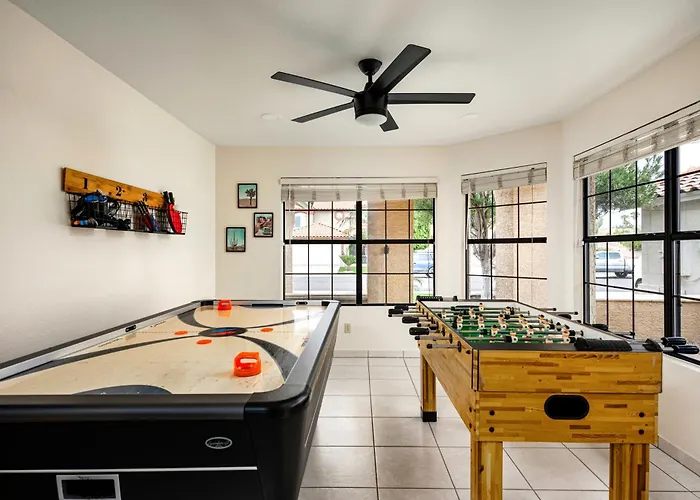 Reel Fun Centrally Located W Movie Pool Hot Tub *