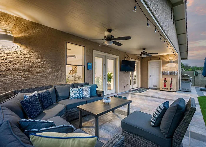 Reel Fun Centrally Located W Movie Pool Hot Tub * Phoenix