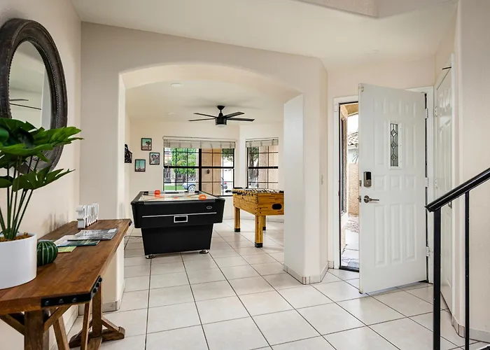 Reel Fun Centrally Located W Movie Pool Hot Tub *