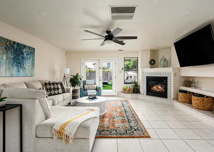 Reel Fun Centrally Located W Movie Pool Hot Tub * Phoenix