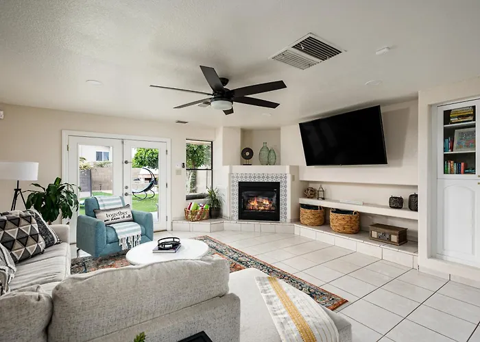 Reel Fun Centrally Located W Movie Pool Hot Tub Holiday home