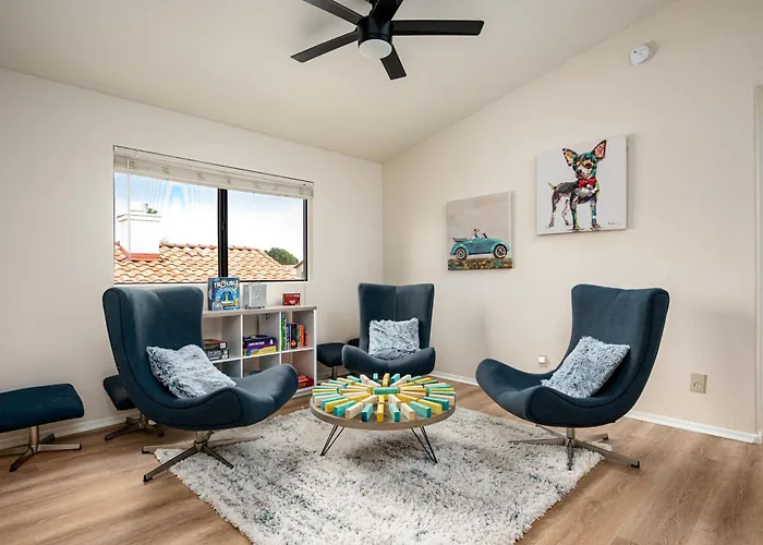 Holiday home Reel Fun Centrally Located W Movie Pool Hot Tub Phoenix