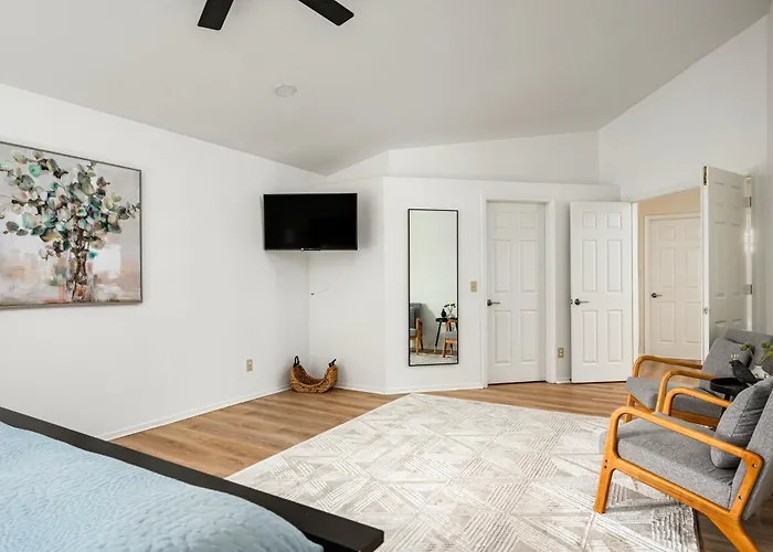 Holiday home Reel Fun Centrally Located W Movie Pool Hot Tub